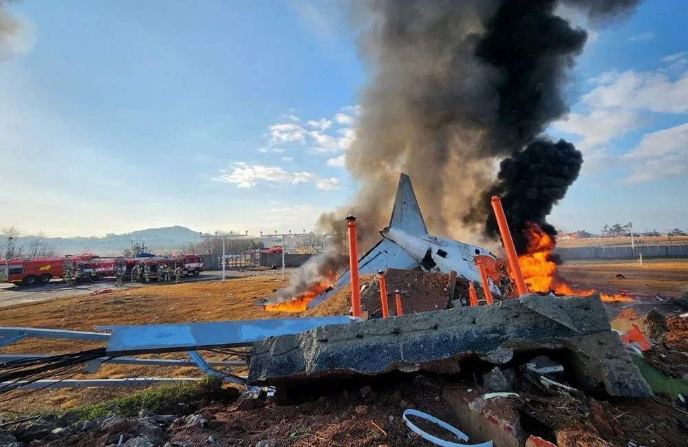 Güney Kore'de 175 yolcu ve 6 uçuş görevlisinin bulunduğu yolcu