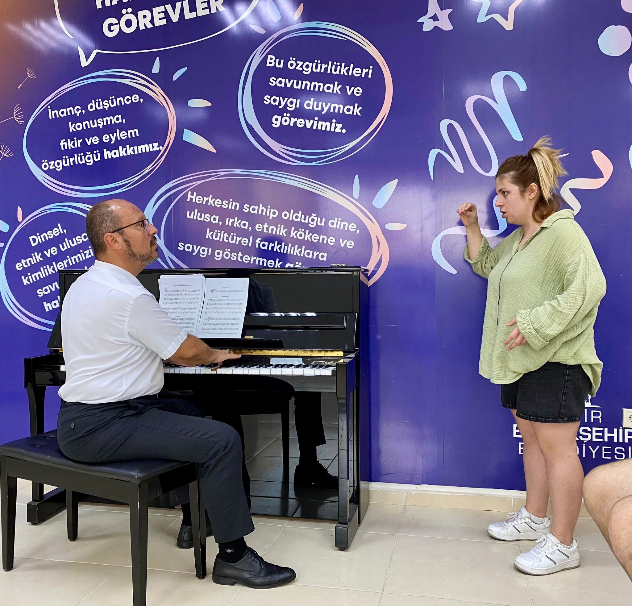 İzmir Büyükşehir Belediyesi, kariyerini müzik alanında geliştirmek isteyen gençler için