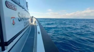 İzmir’in Seferihisar ilçesi açıklarında su alan bir lastik bot faciasında