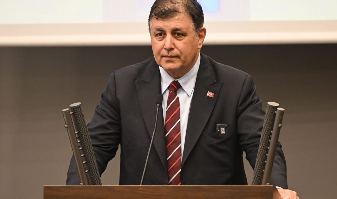 İzmir Büyükşehir Belediye Başkanı Cemil Tugay, SGK borç yapılandırma taleplerinin