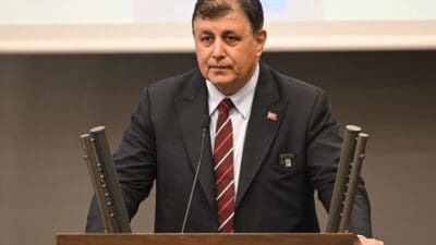 İzmir Büyükşehir Belediye Başkanı Cemil Tugay, SGK borç yapılandırma taleplerinin