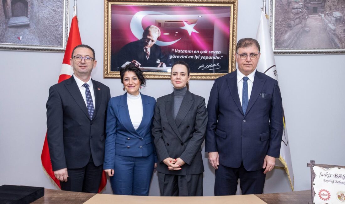 İzmir Büyükşehir Belediye Başkanı Dr. Cemil Tugay, çeşitli açılış ve