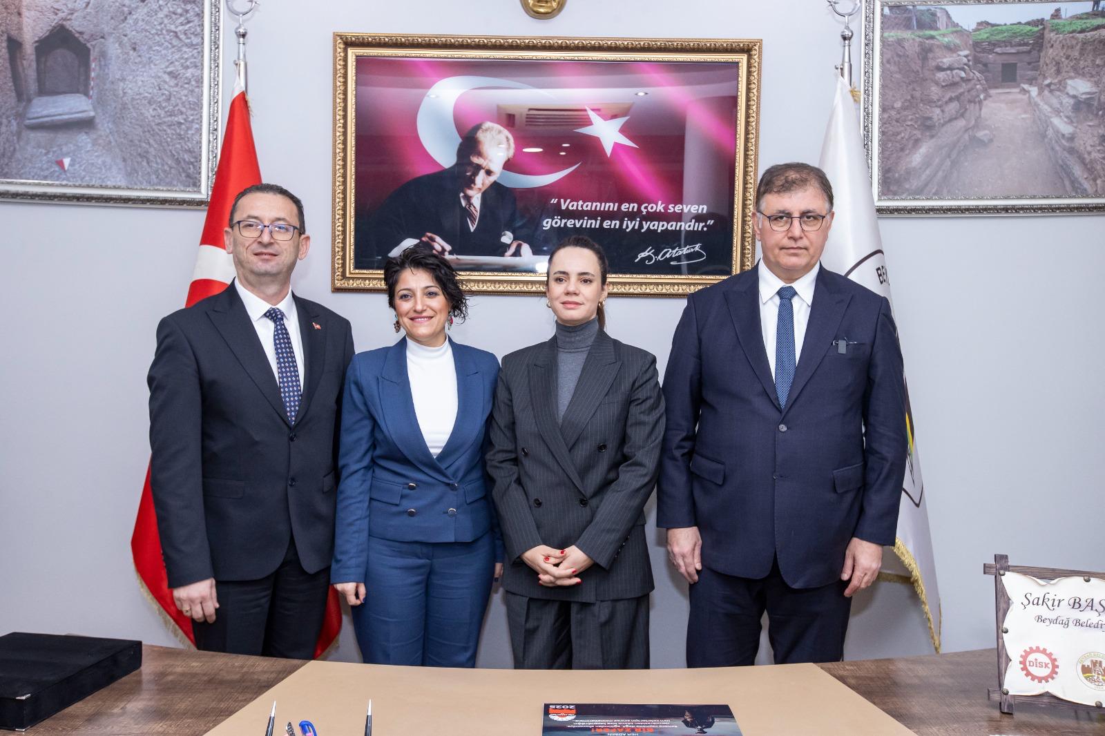 İzmir Büyükşehir Belediye Başkanı Dr. Cemil Tugay, çeşitli açılış ve