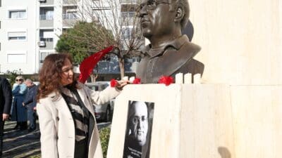 Ömrünü demokrasi ve adalet mücadelesine adayan gazeteci ve yazar Uğur