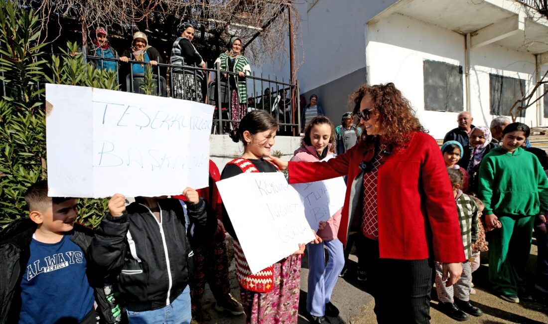 Karşıyaka Belediye Başkanı Yıldız Ünsal, geçtiğimiz aylarda Sancaklı’ya futbol sahası
