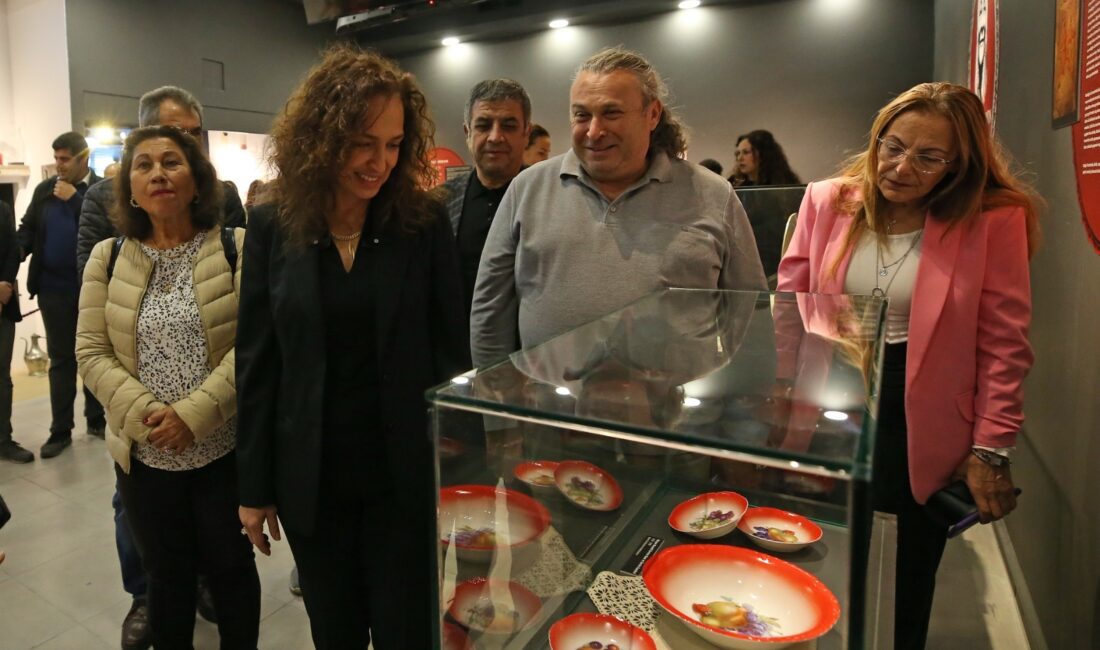 Karşıyaka Belediyesi Cordelion Mutfak Sanatları Merkezi’nde düzenlenen “Zübeyde Hanım’ın Mutfağı” sergisi yoğun talep