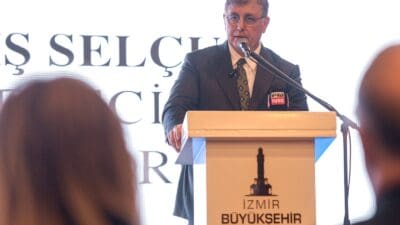 İzmir Büyükşehir Belediyesi'nin bu yıl 25’incisini düzenlediği Barış Selçuk Gazetecilik