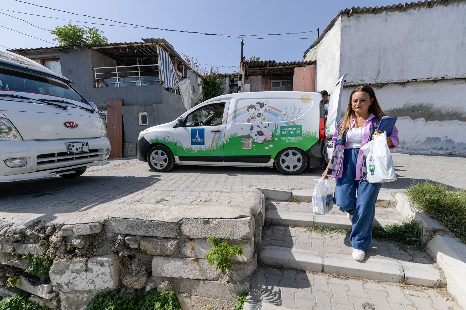 İzmir Büyükşehir Belediyesi’nin yıllardır sürdürdüğü Süt Kuzusu Projesi’nde yeni dönem