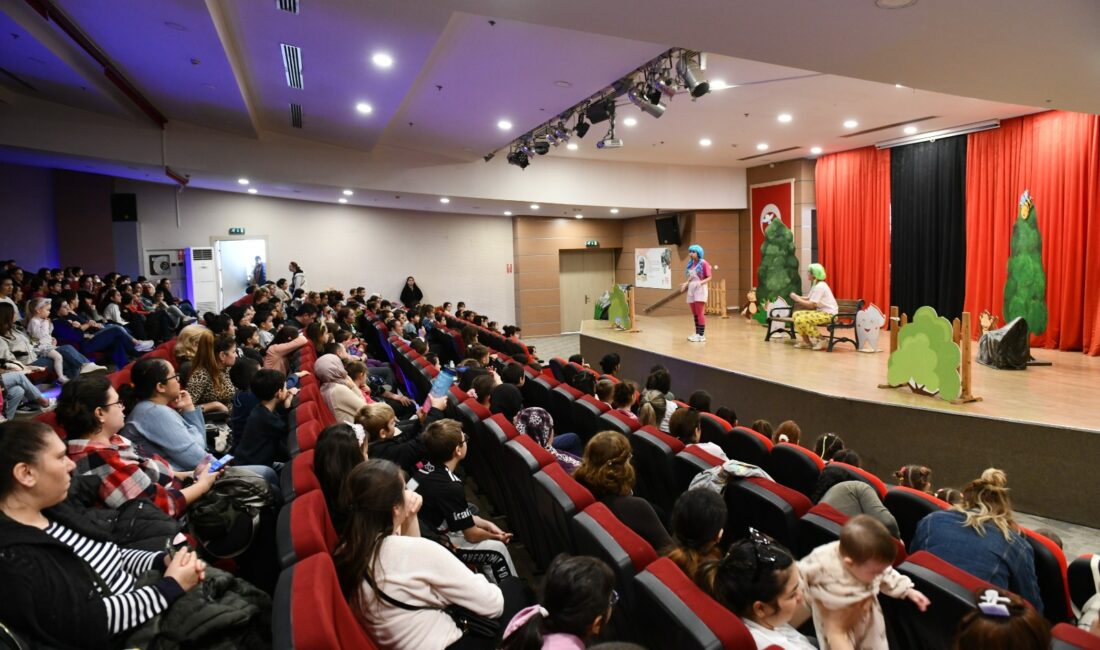 Çiğli Belediyesi, sömestr tatilinde çocuklara keyifli anlar yaşatmaya devam ediyor.