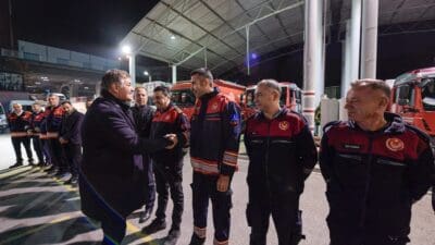 İzmir Büyükşehir Belediye Başkanı Dr. Cemil Tugay yılbaşını İzmirlilerin güvenliği