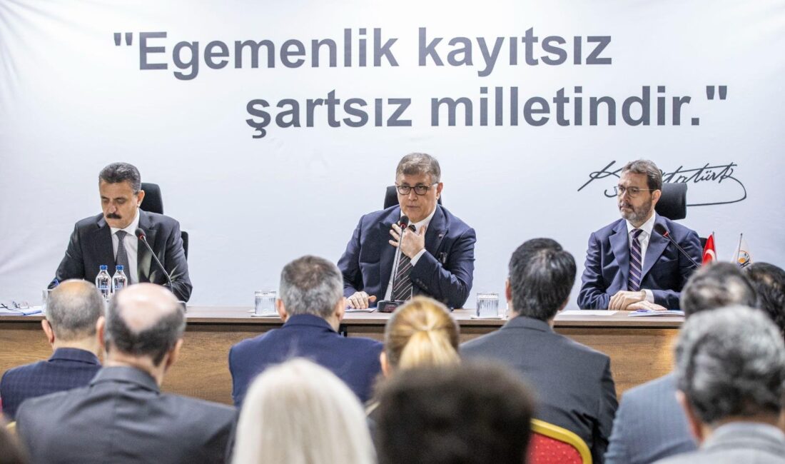 İzmir Büyükşehir Belediye Başkanı Dr. Cemil Tugay, Dikili Belediye Başkanı