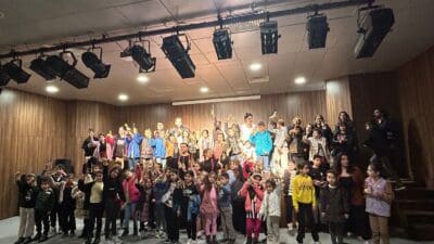 İzmir Büyükşehir Belediyesi’nin “yerinde hizmet” anlayışıyla kentin farklı mahallelerinde kurduğu