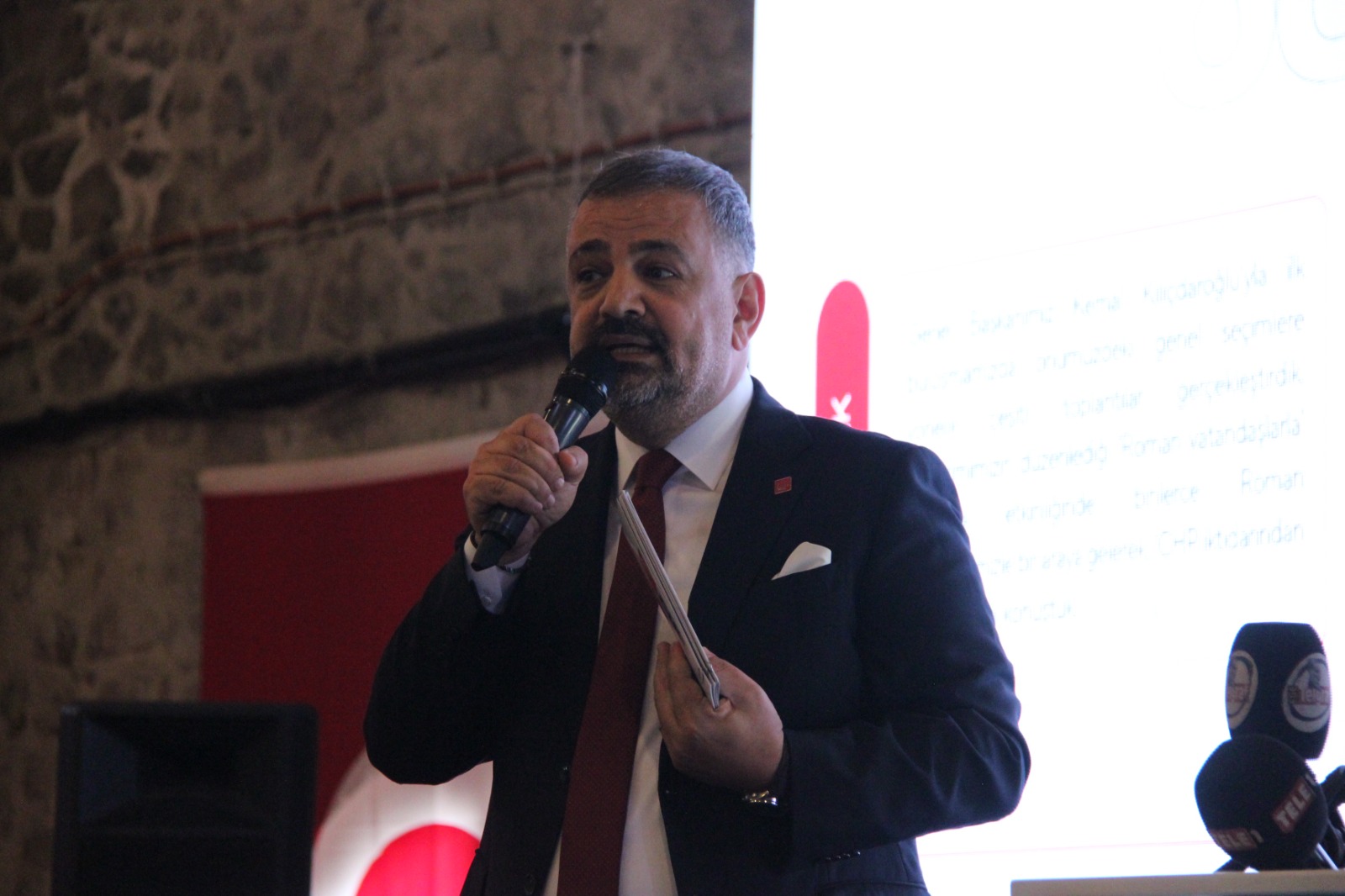 CHP İzmir İl Başkanı Şenol Aslanoğlu, görevden alınma iddialarına net
