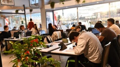 İzmir'de eğitim ve kültür hayatına önemli bir katkı sağlayacak olan