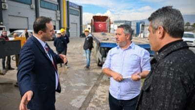 İlçe genelinde yol yapım çalışmalarını sürdüren Bornova Belediyesi, Okullar Bölgesi’nde