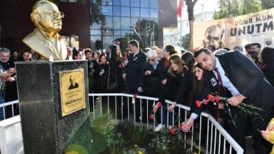 Araştırmacı Gazeteci, Yazar Uğur Mumcu, katledilişinin 32. yıl dönümünde Çiğli