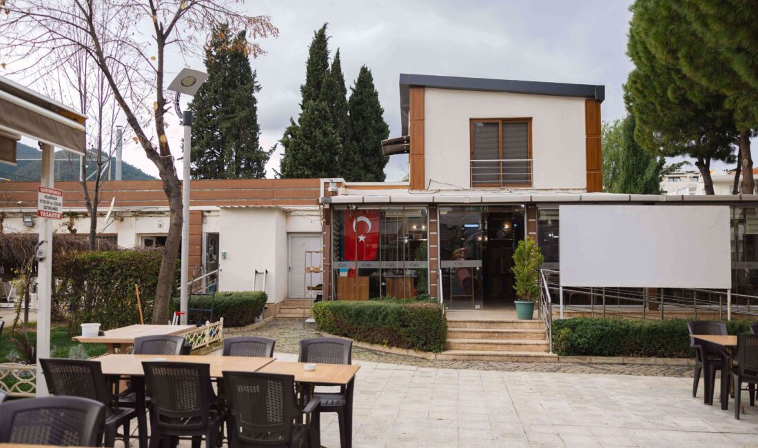 Balçova Belediye Başkanı Onur Yiğit, vatandaşa uygun fiyatlı yemek imkanı