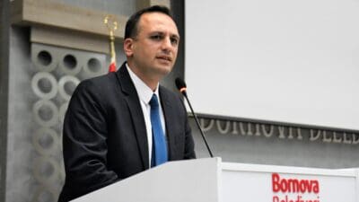 Araştırmacı, Gazeteci-Yazar Uğur Mumcu, katledilişinin 32. yılında Bornova’da İzmir Gazeteciler