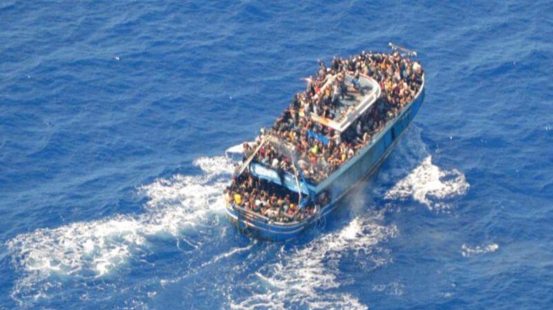 Kuşadası açıklarında yasa dışı yollarla Yunan adalarına geçmeye çalışan kaçak