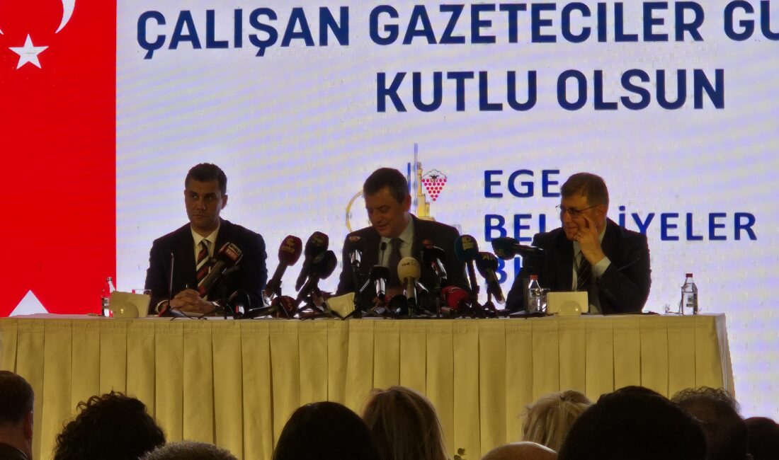 Özgür Özel, İzmir’deki gazetecilerle yaptığı açıklamada, "İthal vekil olmayacak, İzmir