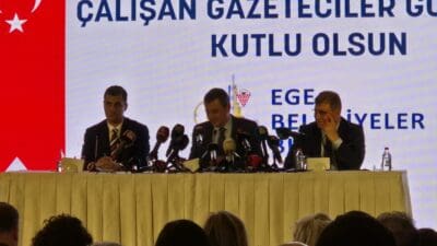 Özgür Özel, İzmir’deki gazetecilerle yaptığı açıklamada, "İthal vekil olmayacak, İzmir