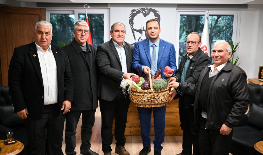 Bornova Belediye Başkanı Ömer Eşki, Bornova Tarımsal Kalkınma Kooperatifi üyelerini
