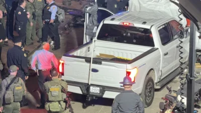 ABD'nin New Orleans eyaletinde, Bourbon Caddesi'nde yeni yıl kutlamaları sırasında