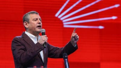 Özgür Özel, Cumhurbaşkanı Erdoğan’ın yeniden aday olma kararını Meclis’e taşıyarak