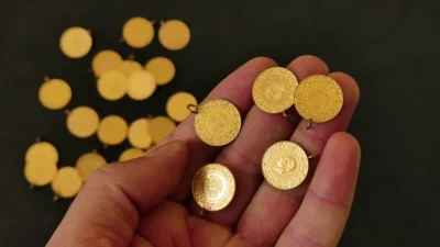 Altın piyasası, Fed'in faiz kararı sonrası dalgalı bir seyir izlerken,