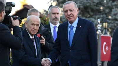 Cumhurbaşkanı Erdoğan, MHP lideri Bahçeli'yi Ankara'daki konutunda ziyaret etti. Basına