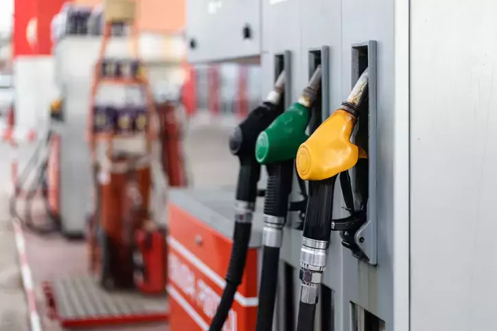 Benzin fiyatlarında tabela salı gecesi değişecek. Benzine 7 Ocak Salı