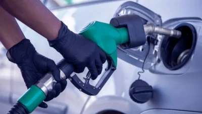 ÖTV zammı ve Brent petrol fiyatlarındaki dalgalanmalar akaryakıt fiyatlarını etkilemeye