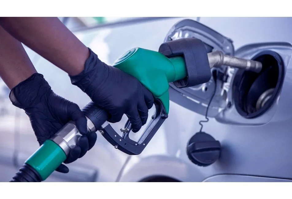 Motorin zam- Litre fiyatı 47 TL’yi geçti Akaryakıt fiyatlarındaki zam yapıldı. Motorinin litre fiyatı gece yarısından itibaren