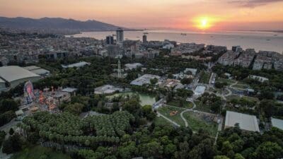 İzmir Büyükşehir Belediyesi’nin kentin akciğeri konumundaki Kültürpark’ın dönüşümü için başlattığı