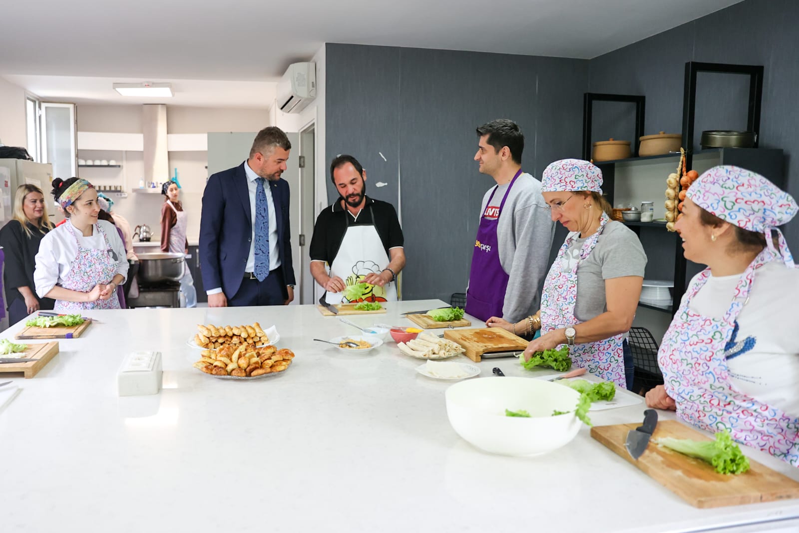 Buca Belediyesi’nin, İlçe Milli Eğitim Müdürlüğü Halk Eğitim Merkezi  iş