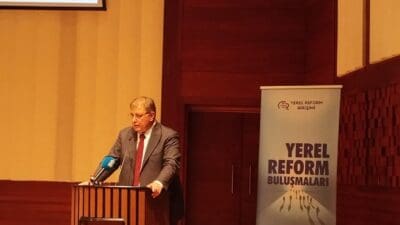 İzmir Büyükşehir Belediye Başkanı Cemil Tugay ve Eski SHP Genel