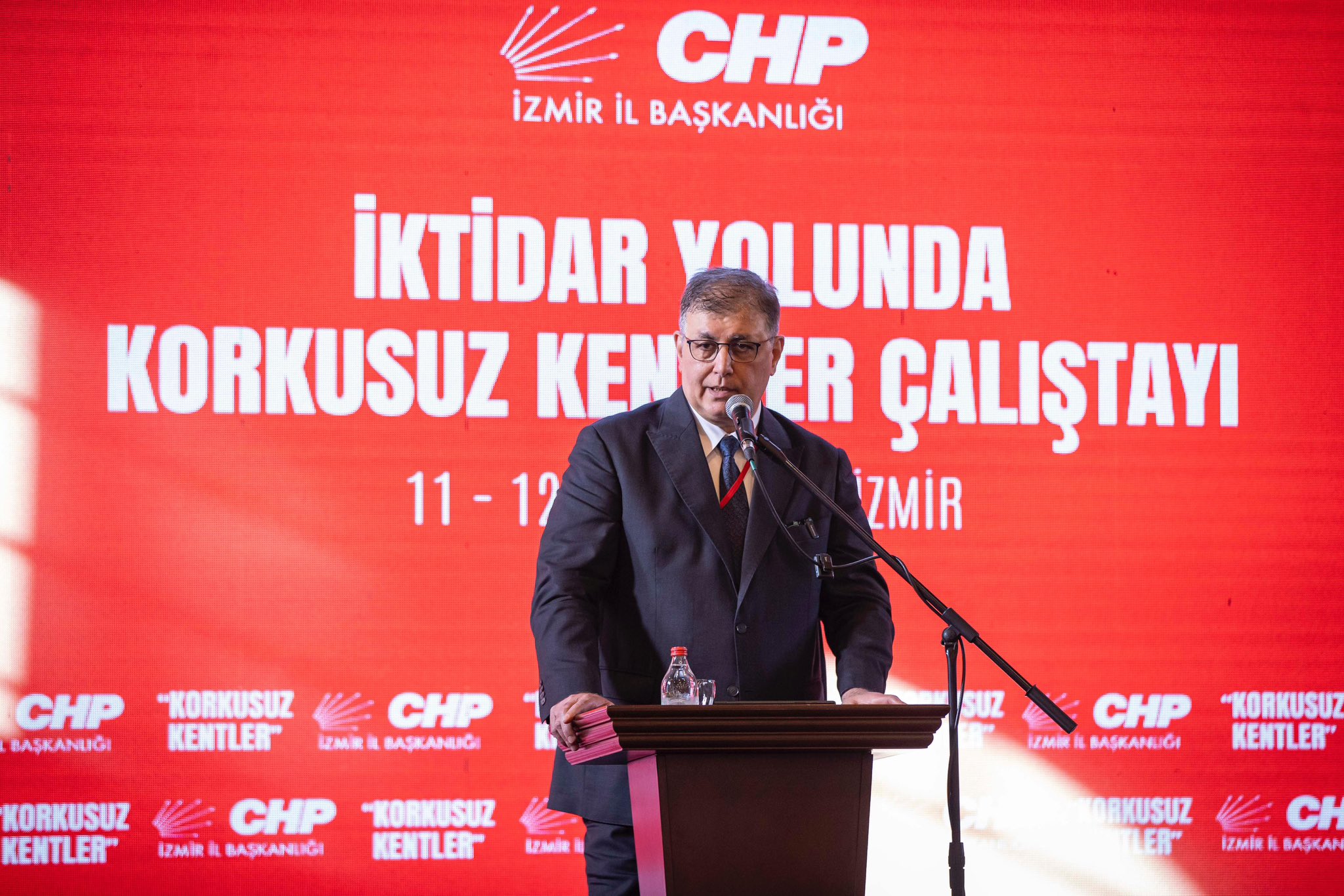 İzmir’e yönelik yürütülen karalama kampanyalarını eleştiren Tugay, "İzmir’i sevemediklerini biliyorduk,