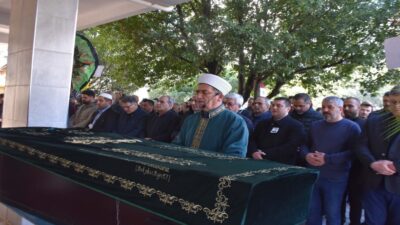 İngiltere'de Kayıp Olan Prof. Dr. Orhan Ekren'in cenazesi İzmir'de toprağa