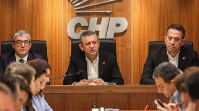 CHP Genel Başkanı Özgür Özel, İstanbul Büyükşehir Belediye Başkanı Ekrem