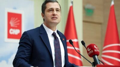 Deniz Yücel, CHP’li belediyelere yönelik operasyonları kınayarak Ekrem İmamoğlu’nun iktidara