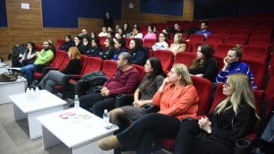 İzmir Büyükşehir Belediyesi “kadın dostu kent” yaklaşımıyla kent genelinde toplumsal