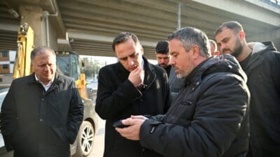 Bornova Belediyesi, Atatürk Mahallesi 911 Sokak'ta yol yenileme çalışmalarına başlıyor.