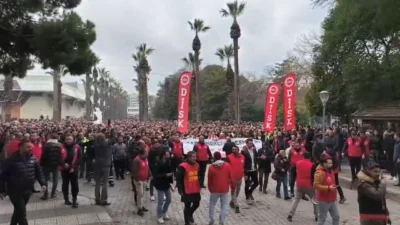 İzmir Büyükşehir Belediyesi iştiraki İZELMAN ve İZENERJİ çalışanlarının maaşlarının ödenmemesi