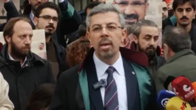 İstanbul Barosu Yönetim Kurulu Üyesi&nbsp;Fırat Epözdemir&nbsp;İstanbul Havalimanı’ndan gözaltına alındı. Epözdemir’in