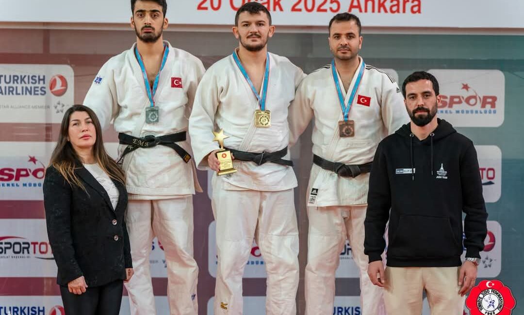 İzmir Büyükşehir Belediyesi Spor Kulübü, “Büyükler” ve “Görme ve İşitme