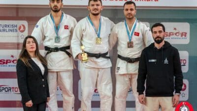 İzmir Büyükşehir Belediyesi Spor Kulübü, “Büyükler” ve “Görme ve İşitme