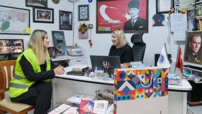 İzmir Büyükşehir Belediyesi, 30 ilçedeki bin 296 mahalle muhtarlığını tek