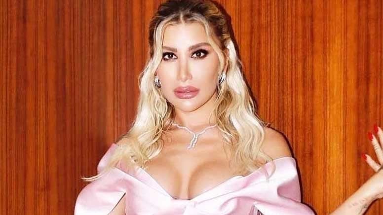 Konser için gittiği Adana'da düşerek kafasını yere çarpan şarkıcı İrem