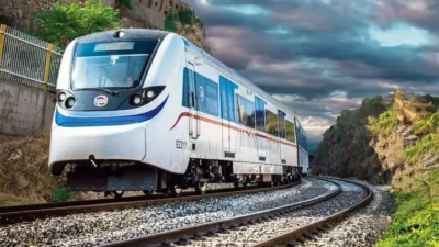 İzmir'in önemli toplu taşıma hatlarından biri olan İZBAN’da, makas değişimi