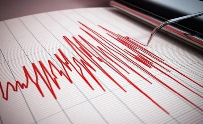 İzmir’in Menderes ilçesi açıklarında, Kuşadası Körfezi'nde 3.9 büyüklüğünde bir deprem